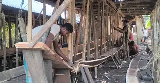 নৌকা তৈরিতে ব্যস্ত মাইজবাড়ি; বছরে ২০ কোটি টাকার ব্যবসা
